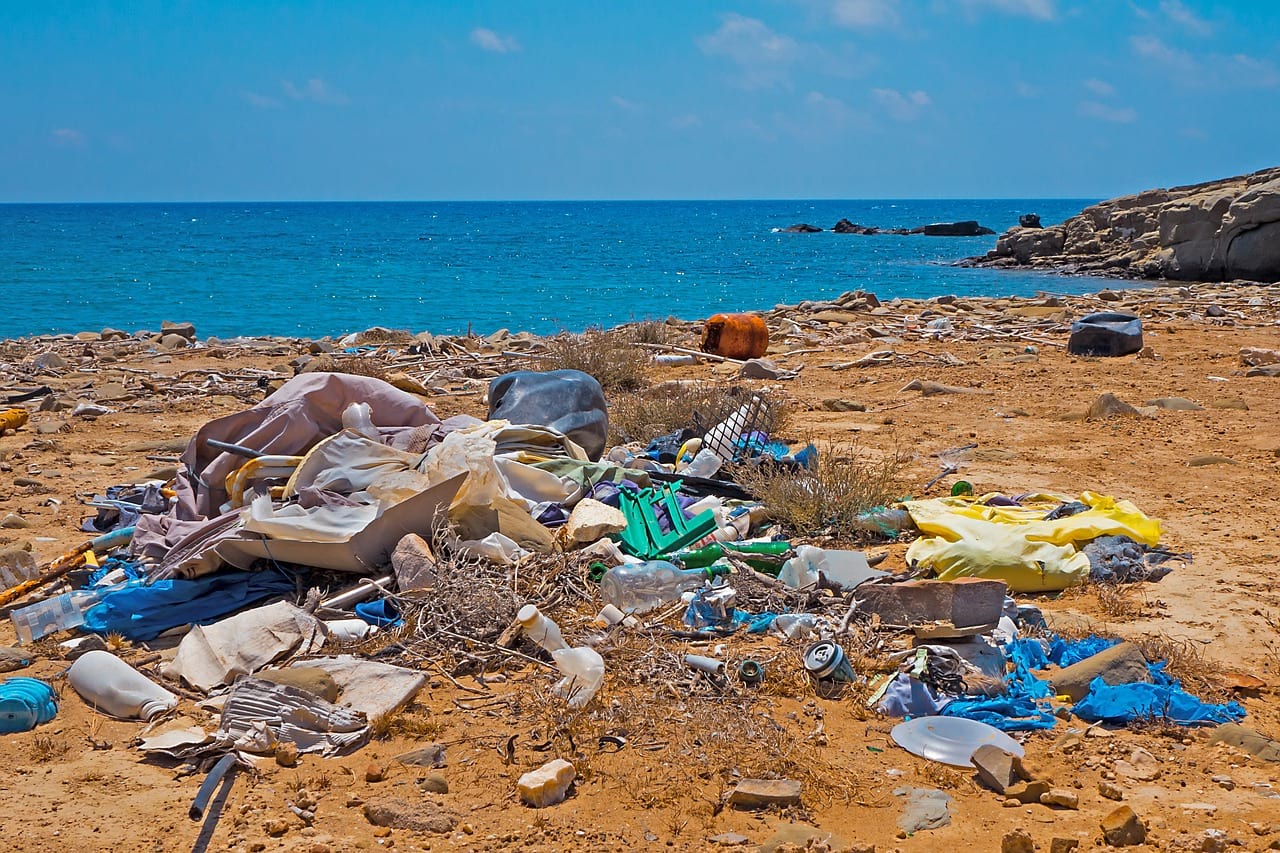 plastica in spiaggia